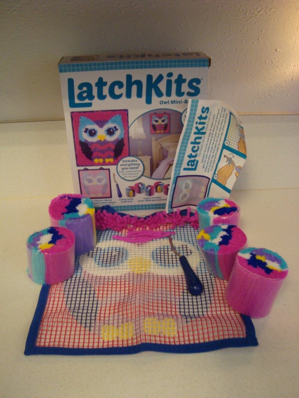 LatchKits- Owl Mini Rug Craft Kit - Picture 4 of 4